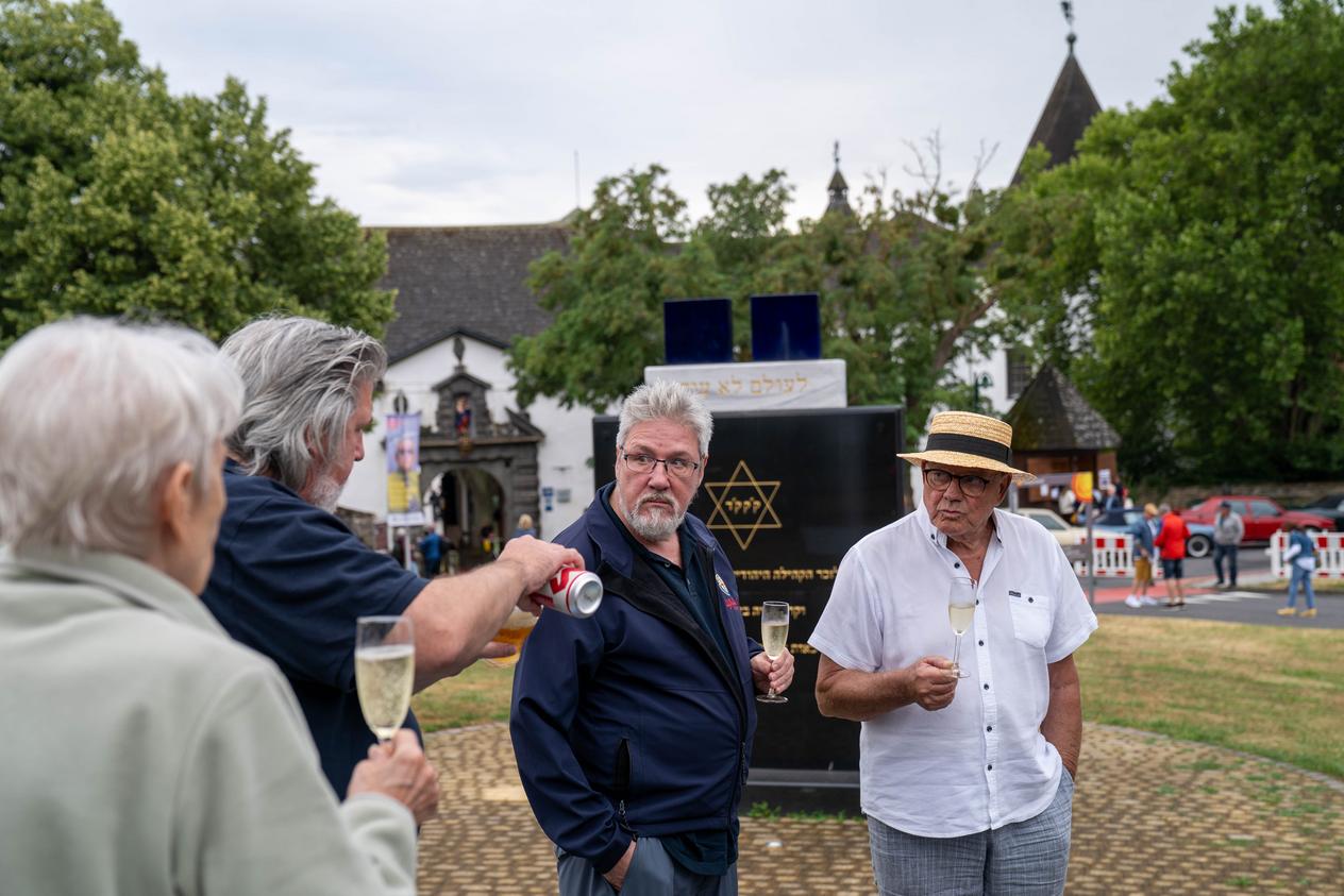 Picknick vor dem Schloss nach der Ankunft in Kobersdorf