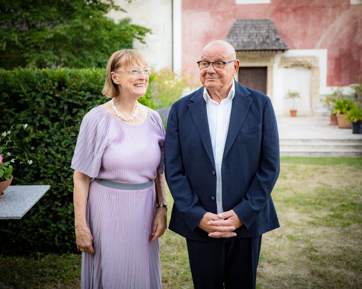 Anna Schlanitz und Wolfgang Böck beim Sektempfang